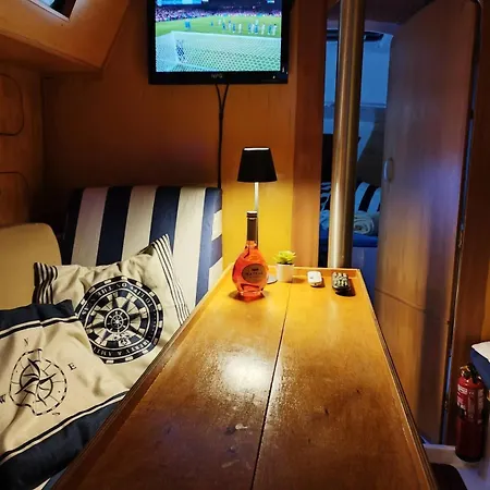 Båthotell Sailing Tours - Night On Board - Alcantara *